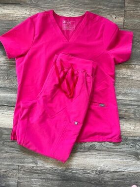 Figs Hot Pink V-Neck Scrub Top and Drawstring Pants- SIZE LARGE